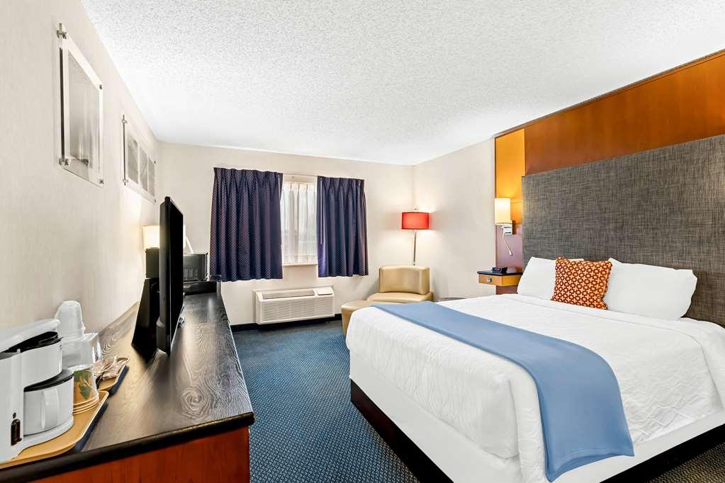 Americas Best Value Inn & Suites - Tahquamenon Country Newberry Номер фото