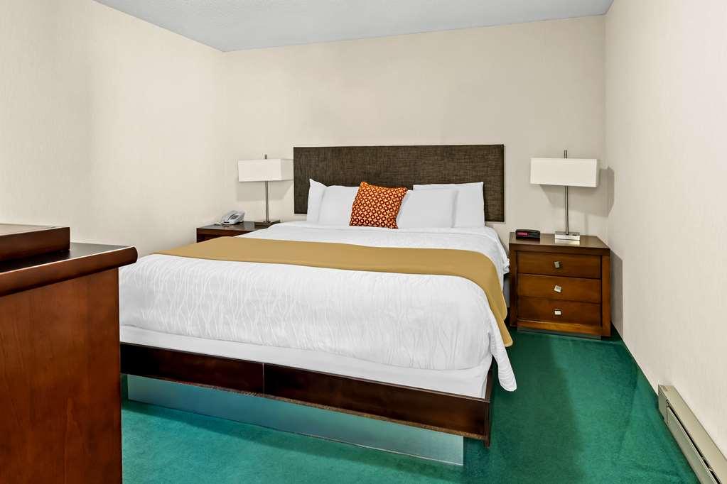 Americas Best Value Inn & Suites - Tahquamenon Country Newberry Номер фото
