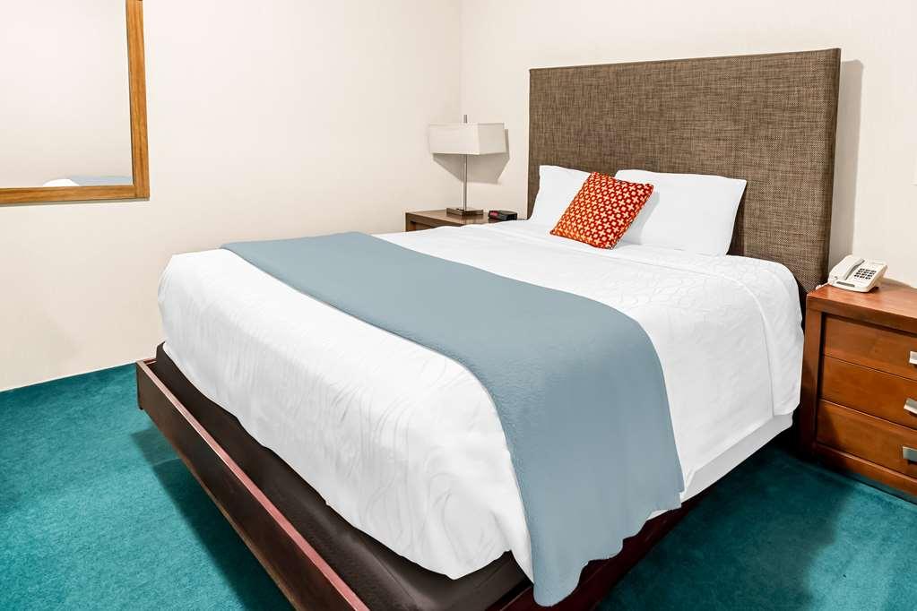 Americas Best Value Inn & Suites - Tahquamenon Country Newberry Номер фото