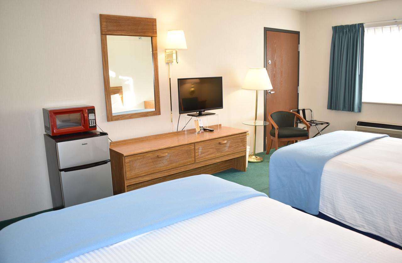 Americas Best Value Inn & Suites - Tahquamenon Country Newberry Экстерьер фото